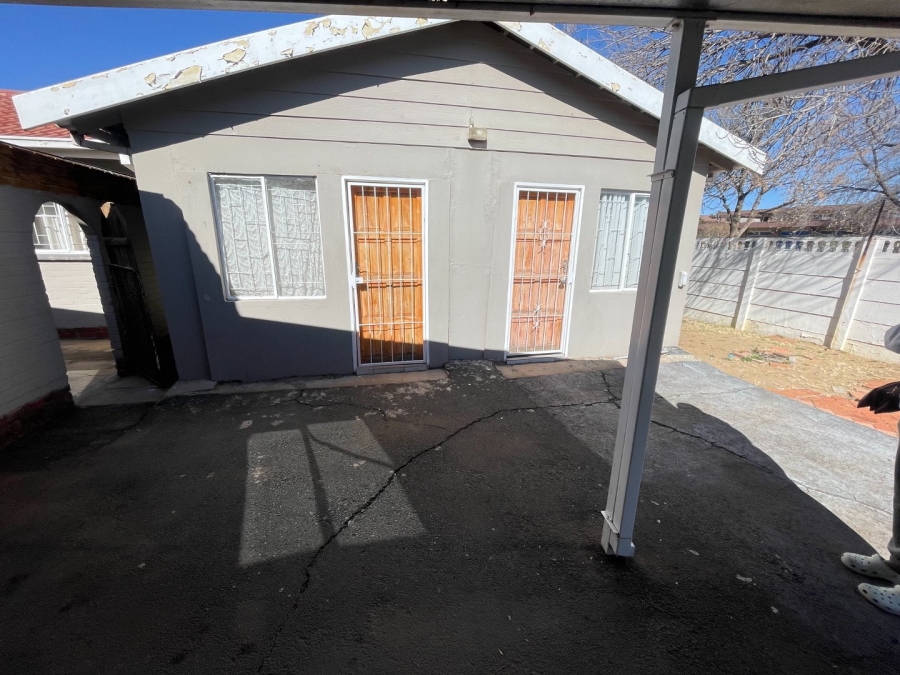 7 Bedroom Property for Sale in Brandwag Free State